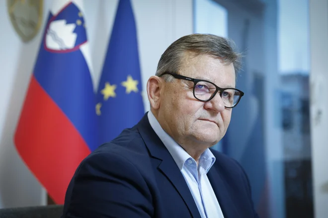 Slovenija se pri tem zavzema, da bi se kohezijska sredstva lahko porabila tudi za gradnjo javnih najemnih stanovanj, je povedal minister za kohezijo Aleksander Jevšek. FOTO: Jože Suhadolnik/Delo